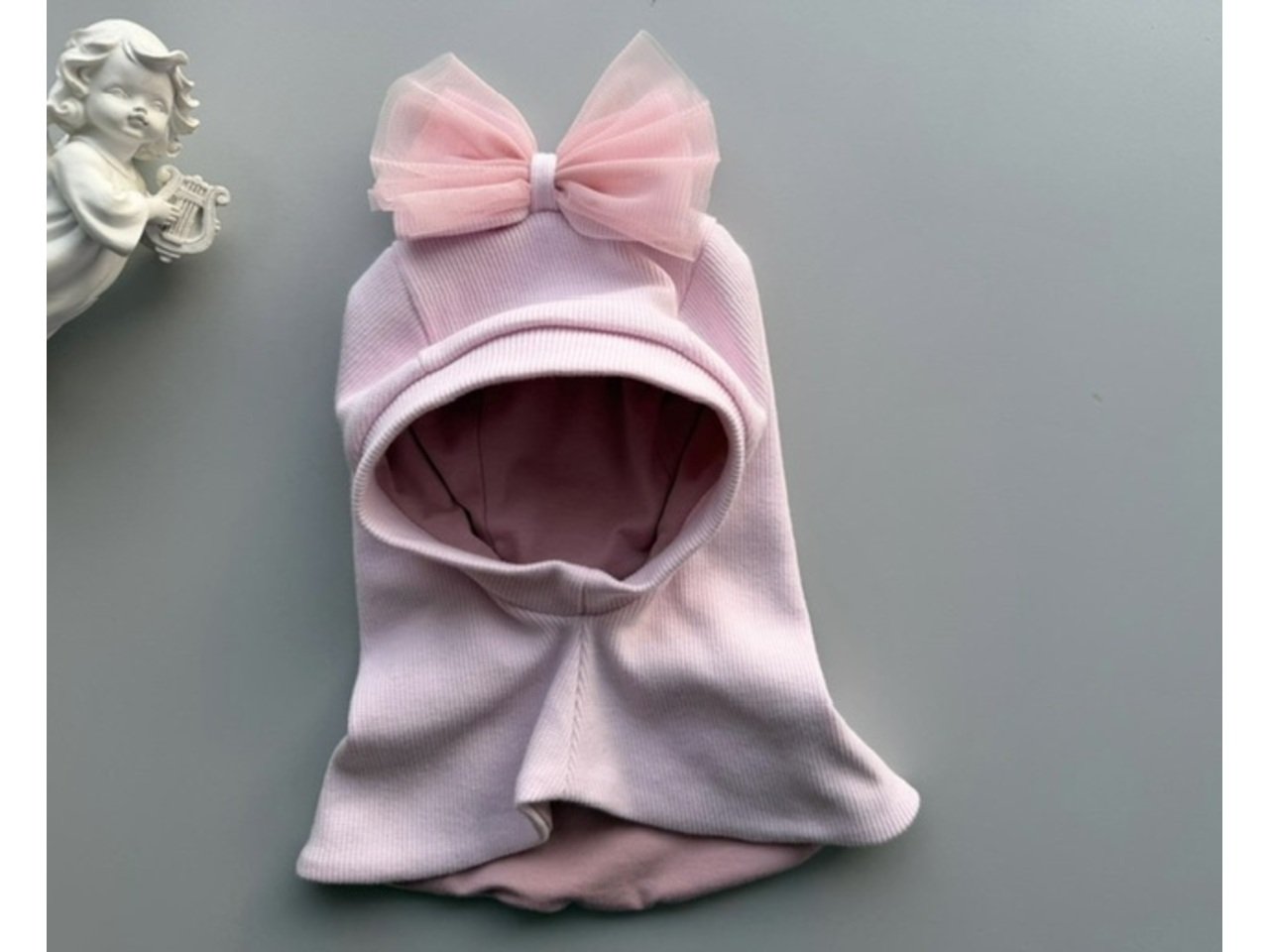 Šalmukas  su kaspinu ,,Šviesiai rožinė"