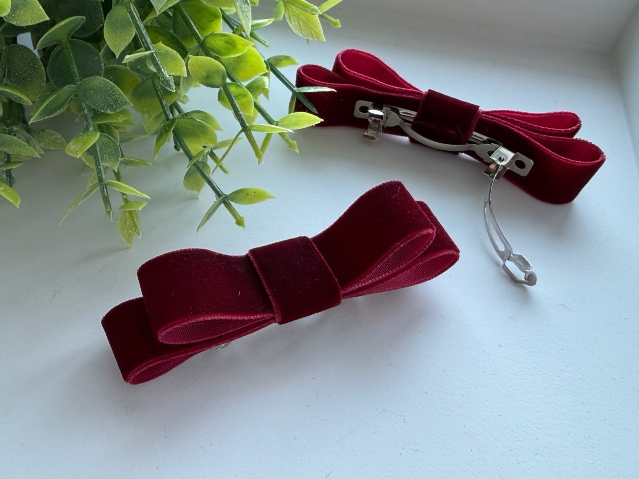 Veliūrinė plaukų  sagė ,,Bordo” 2