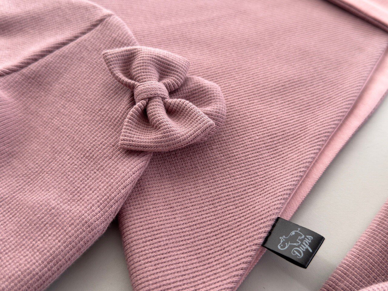 Kepurė su pasirinktu kaklo aksesuaru ,,Dusty rose" 7