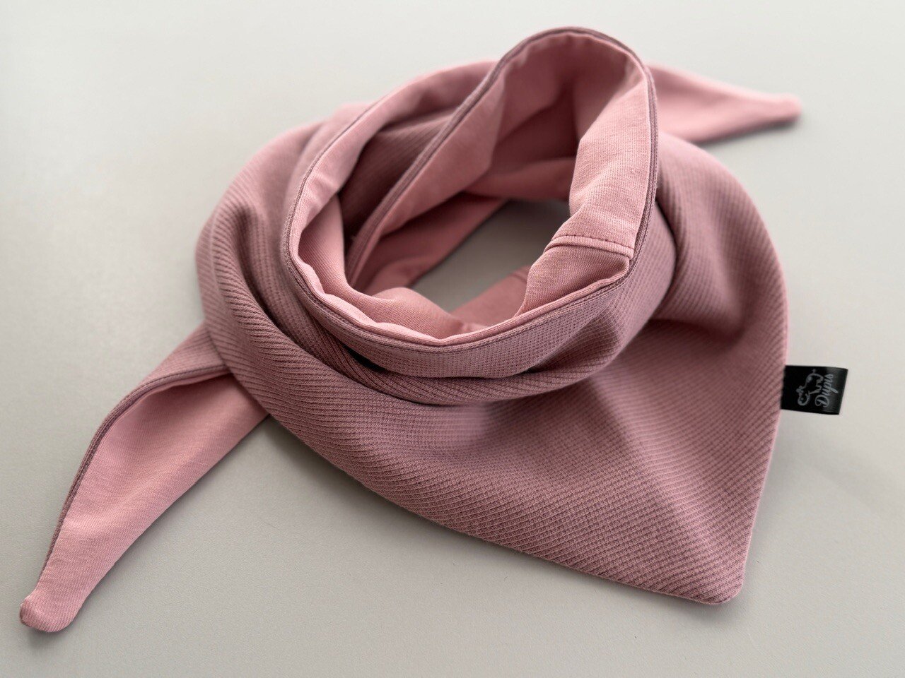 Kepurė su pasirinktu kaklo aksesuaru ,,Dusty rose" 9