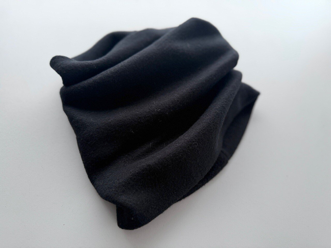 Žieminė kaklo mova ,,Juoda”