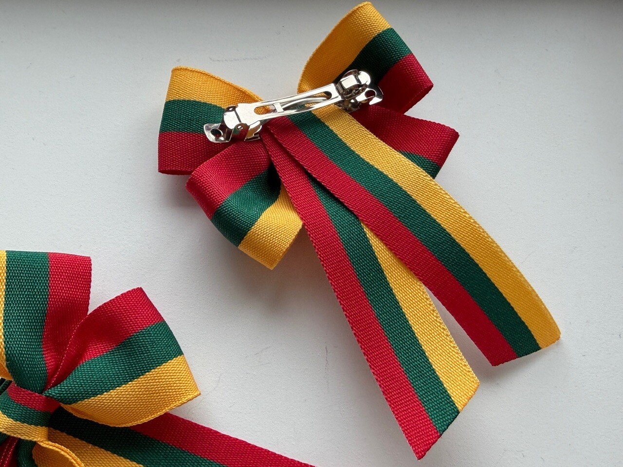 Plaukų sagė ,,Trispalvė” 1