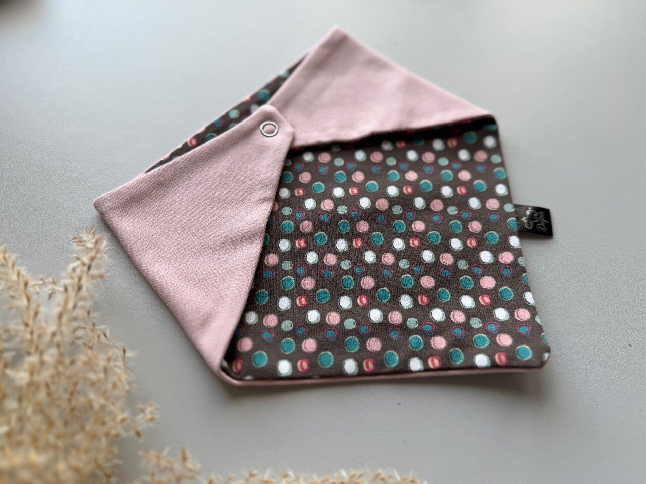 Kaklaskarė ,, Taškeliai"