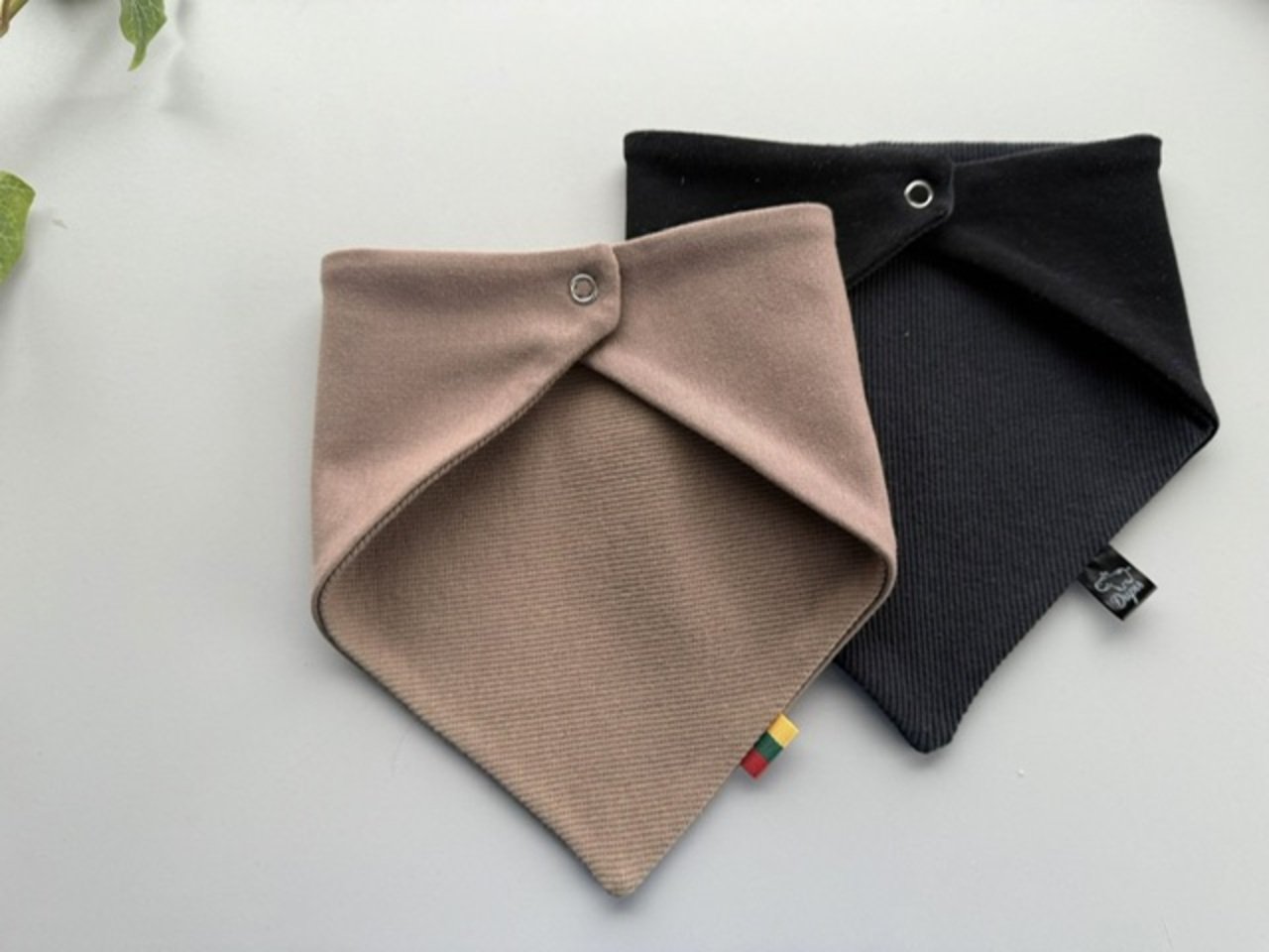 Kaklaskarių rinkinys ,,kakava/juoda”