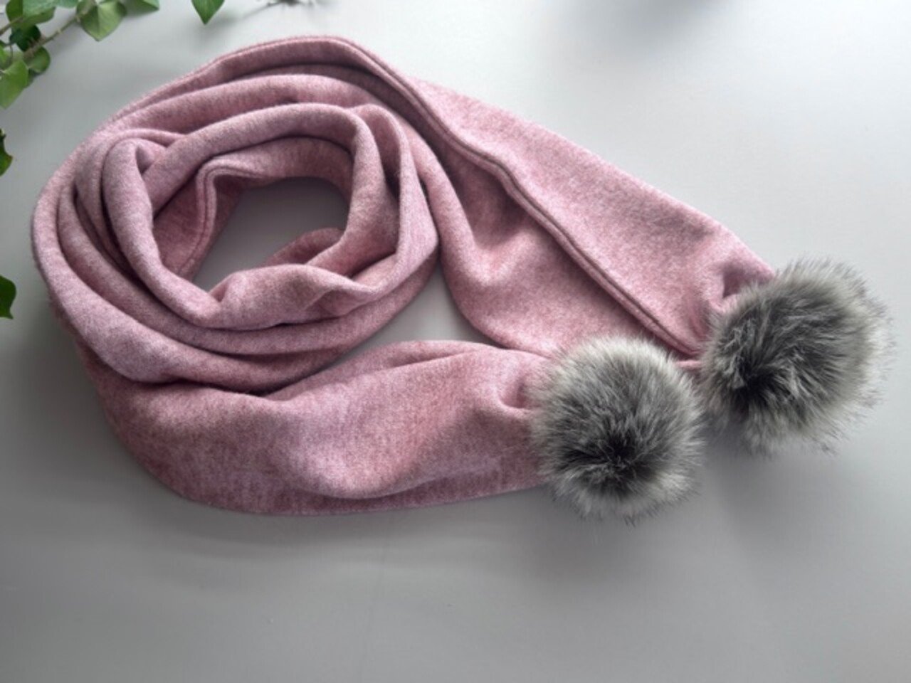 Žieminis šalmukas su bumbulais ,,Melanžo rožinė" 1