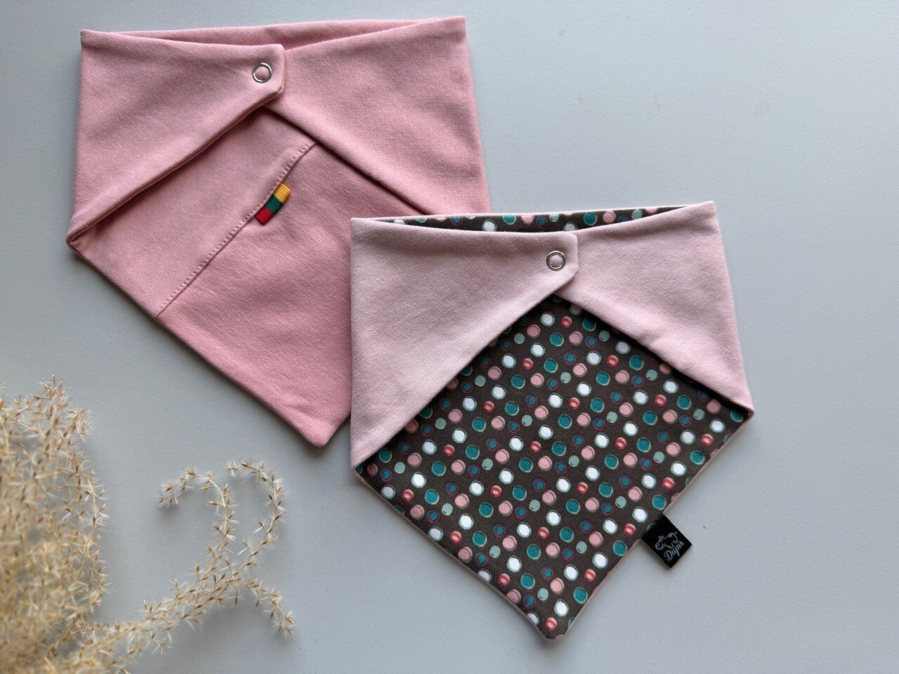 Kaklaskarių rinkinys ,, Taškeliai”