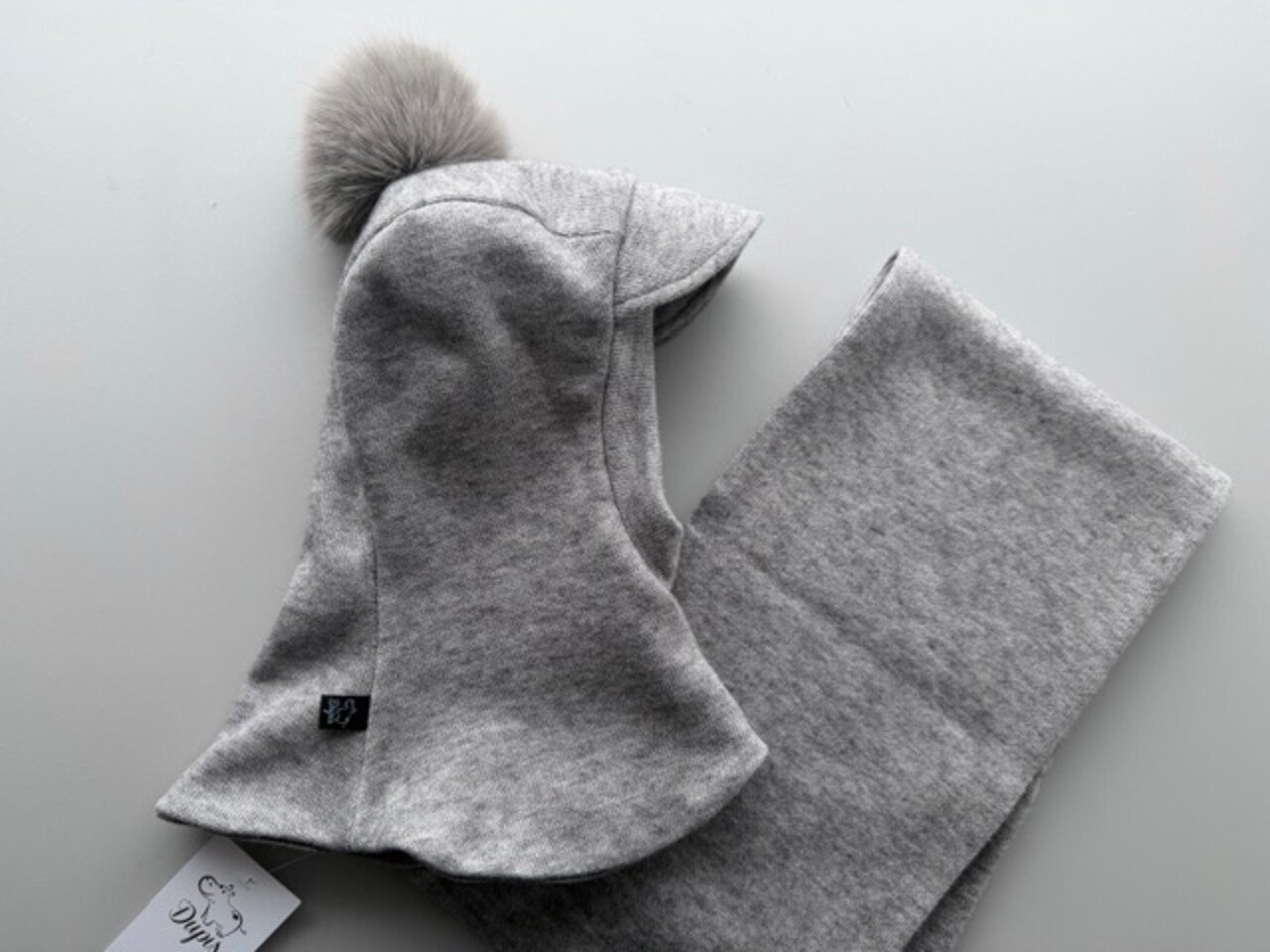 Megztas žiemos šalmukas su merino vilna ,,Pilka su bumbulu" 3