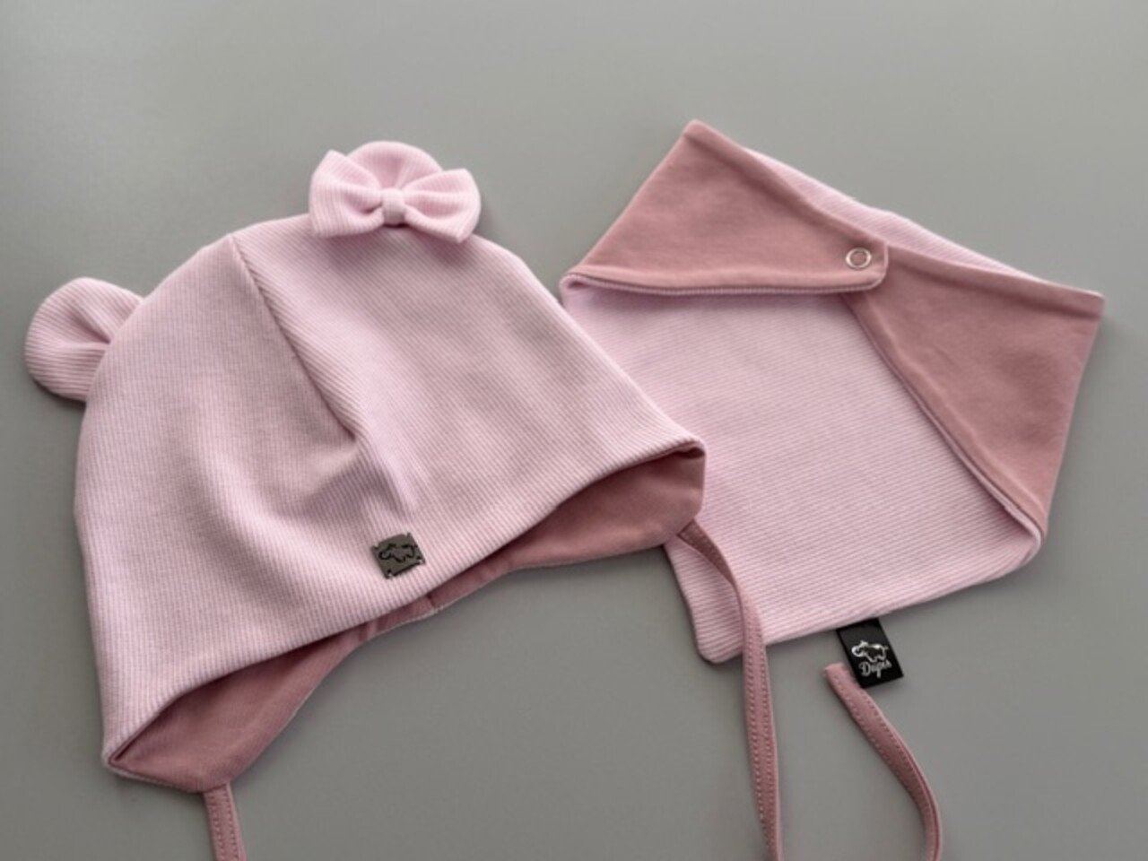 Kepurė su raišteliais ,,Light chrystal pink" 1