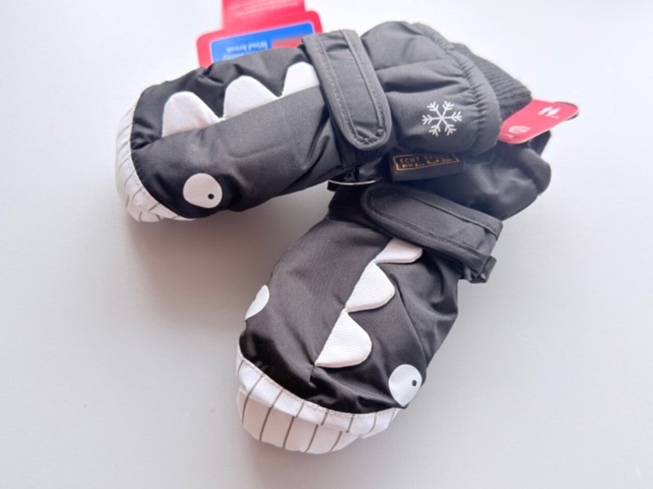 Žieminės pirštinės juodos ,,Ryklys"