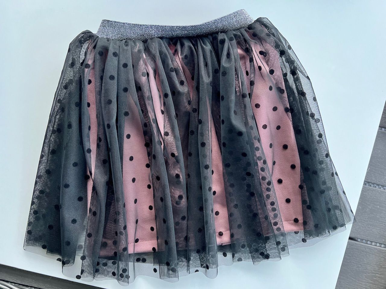 Rožinis/juodas tiulio sijonas